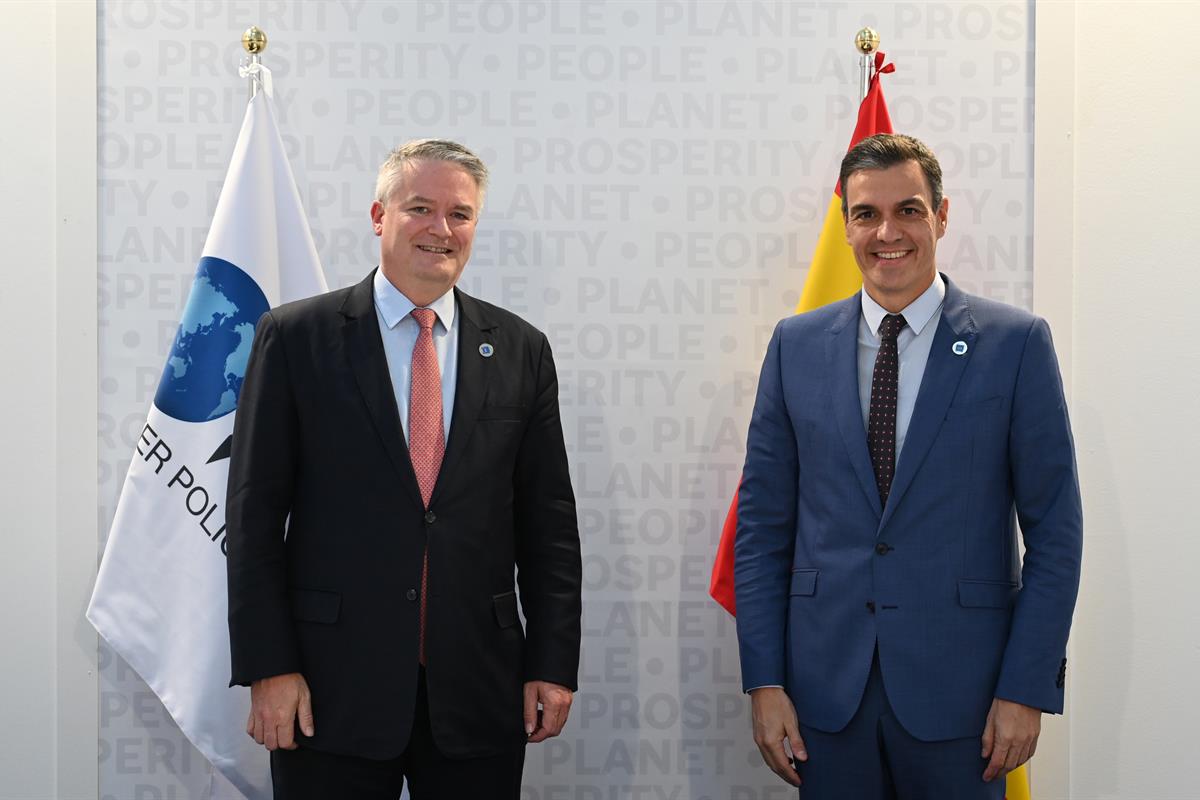 30/10/2021. Cumbre del G20. El presidente del Gobierno, Pedro Sánchez, se reúne con el secretario general de la OCDE, Mathias Cormann.